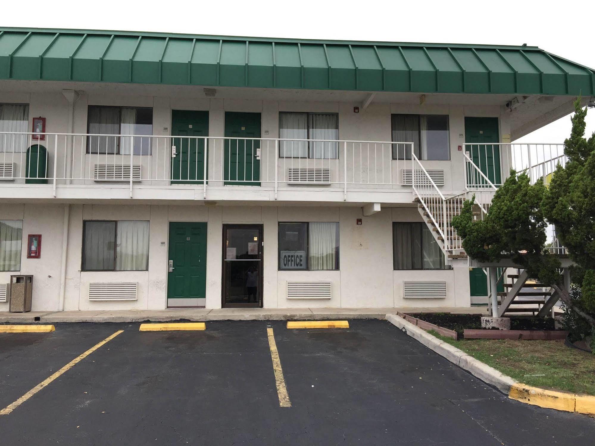 Q Lodging Extended Stay San Antonio Exterior foto